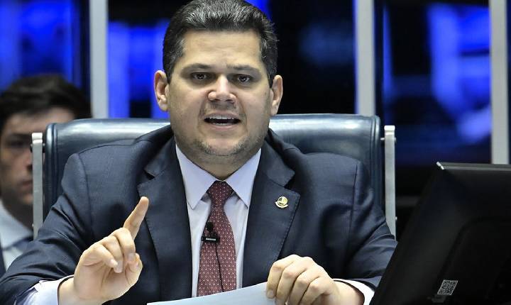 Alcolumbre anuncia sessões para discutir e votar fim da escala 6x1