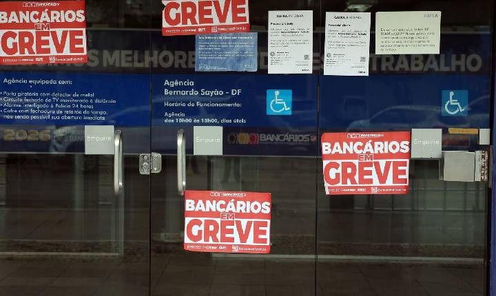 Bancários rejeitam proposta da Caixa e mantêm greve nacional