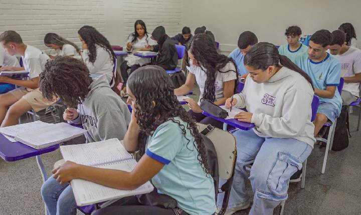 Brasil melhora desempenho escolar no longo prazo, mas patamar é baixo
