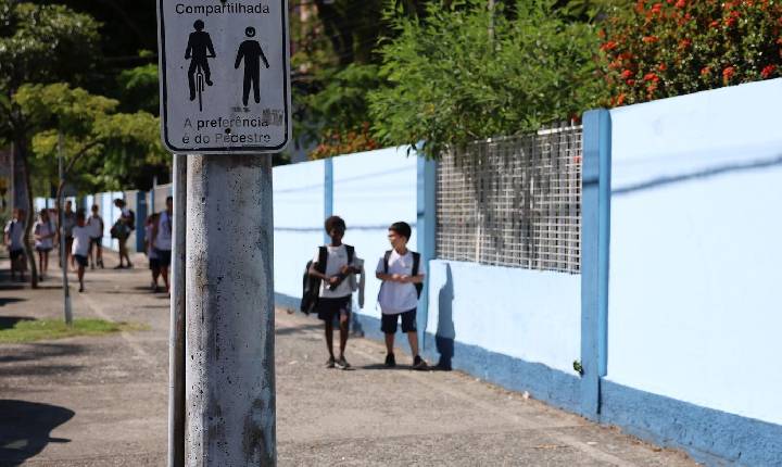 Brasil reduz pobreza, mas amplia desigualdades, mostra estudo