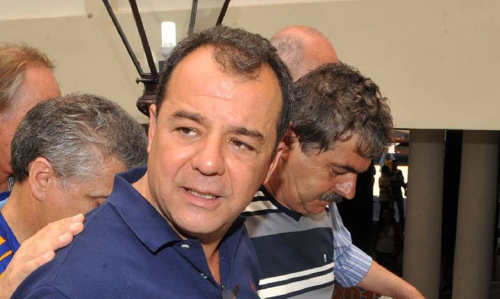 Cabral é condenado por esquema de regalias durante prisão no Rio