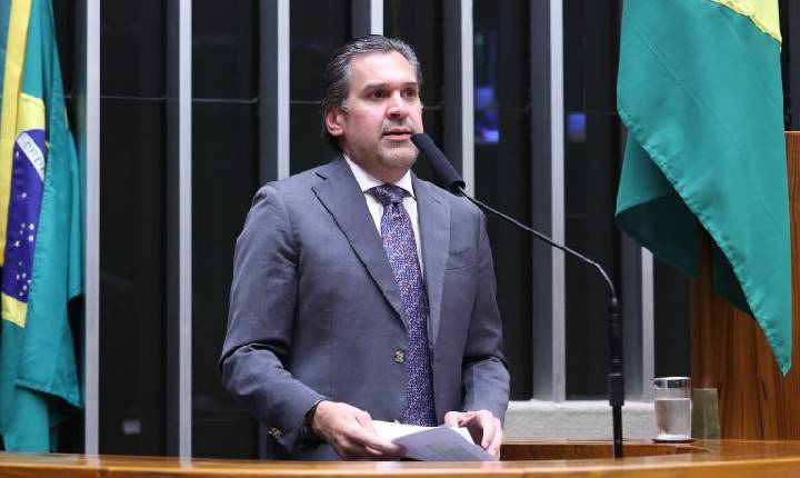 Câmara aprova exceções às regras fiscais para benefícios e despesas de 2026