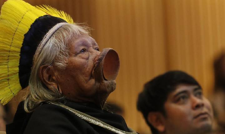 Com melhora clínica, cacique Raoni está lúcido e respira sem aparelhos