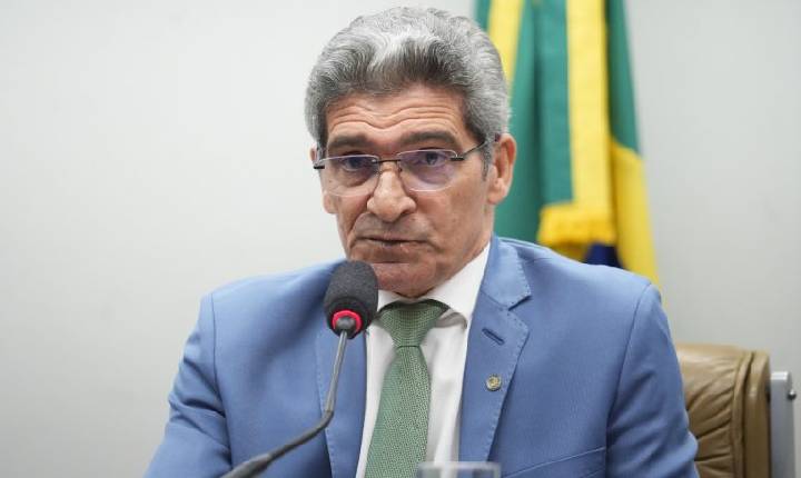Comissão aprova acúmulo de seguro-defeso com trabalho temporário de até um salário mínimo