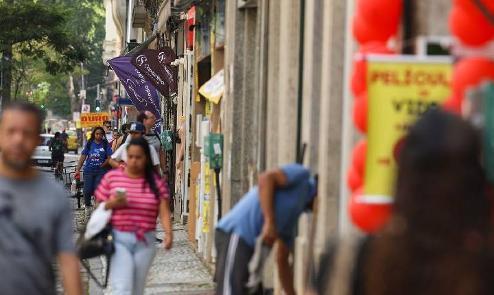 Fim da escala 6x1 traz esperança de mais tempo para família e saúde