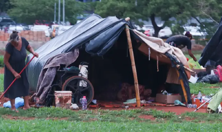IBGE anuncia primeiro censo da população em situação de rua para 2028