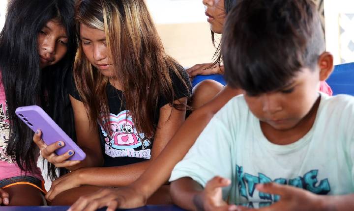 Lei que aumenta punição a crimes digitais contra crianças é sancionada