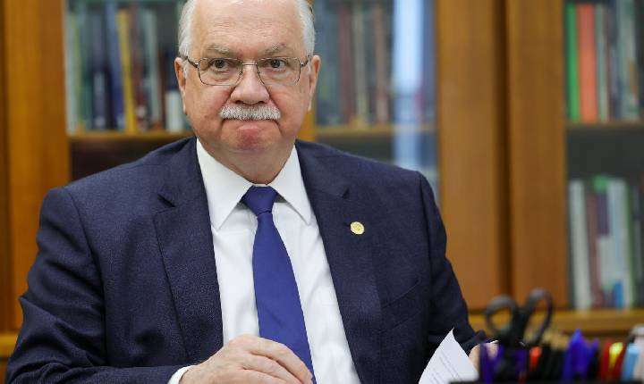 Master: Fachin se reúne com PF para tratar de citações a ministros