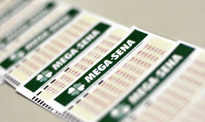 Mega Sena acumula e pode pagar R$ 100 milhões neste domingo