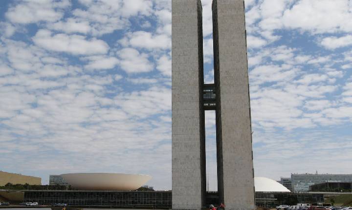 Perfil mais conservador deve mudar agenda do Congresso, diz professor