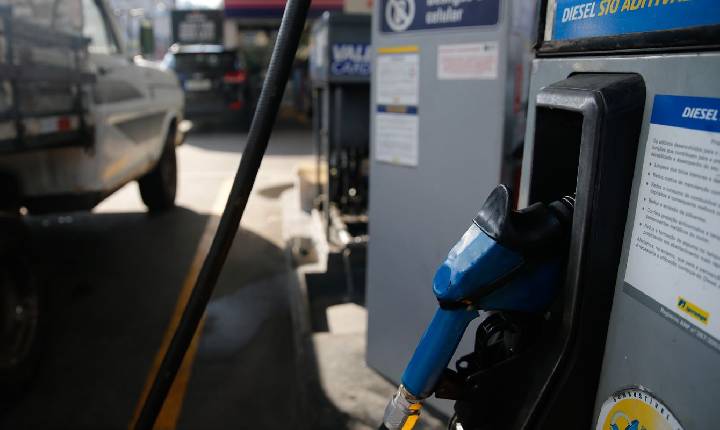 Subsídios à gasolina e ao diesel são ampliados após alta do petróleo
