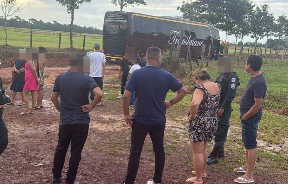 Quadrilha armada desvia ônibus na BR-316 e rouba R$ 40 mil de passageiros no Pará