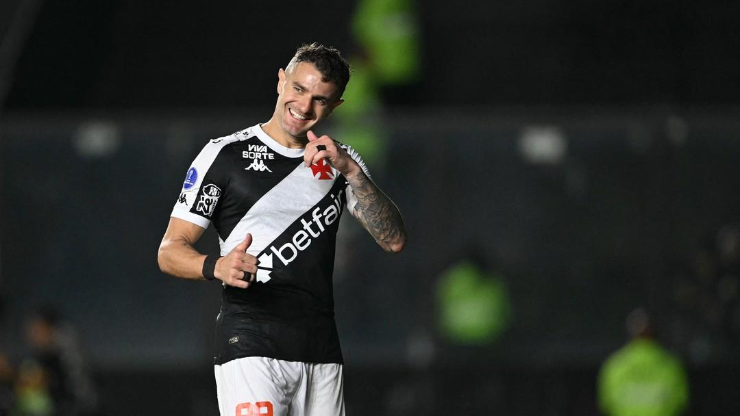 Vasco goleia Melgar e avança aos playoffs da Sul-Americana com autoridade