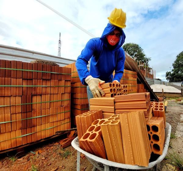 Cursos gratuitos buscam suprir escassez de mão de obra na construção civil em Santarém