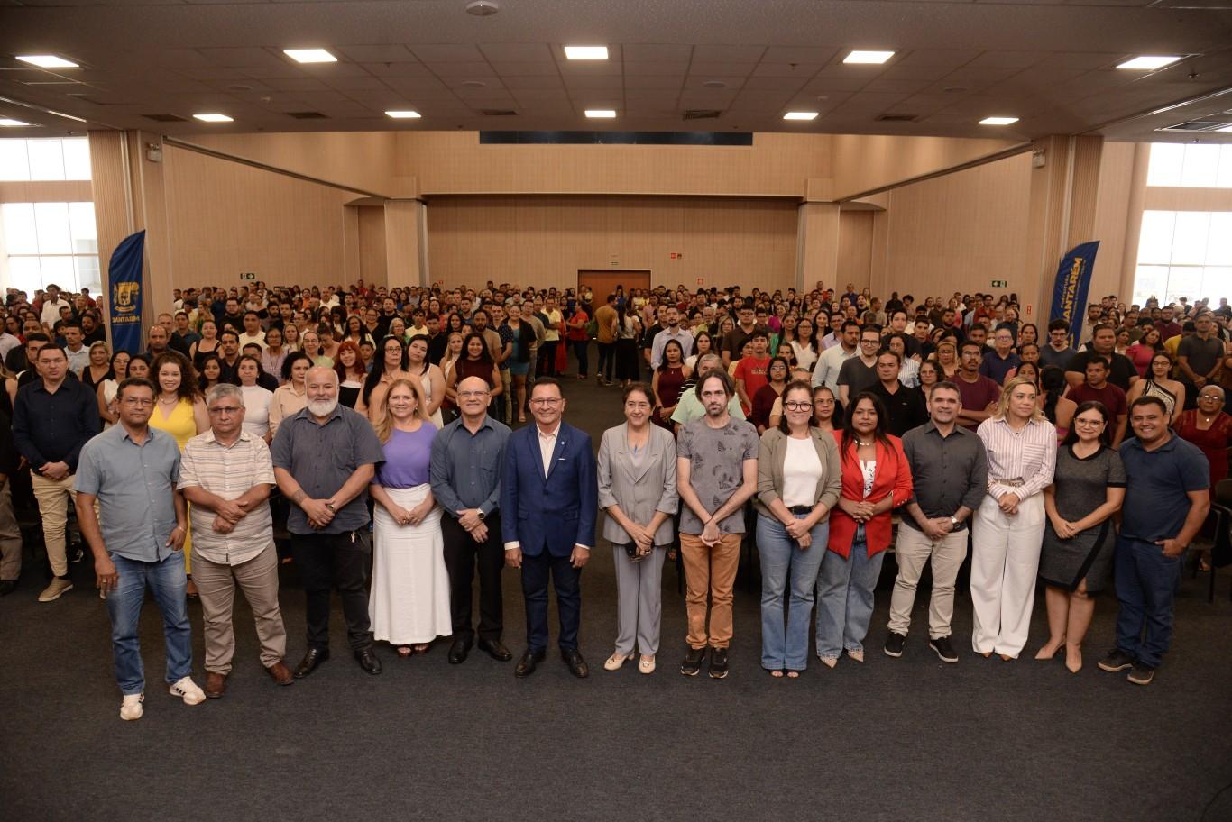 Santarém empossa 357 novos servidores concursados para reforçar áreas essenciais da gestão municipal