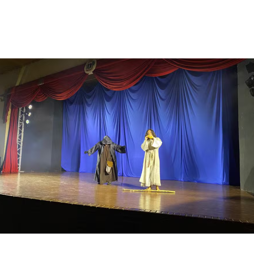 Grupo de Teatro de Aparecida leva humor e crítica com Hermanoteu na Terra de Godah em Santarém