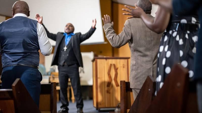Evangélicos enfrentam crescente onda de intolerância religiosa: desafios e caminhos para a convivência
