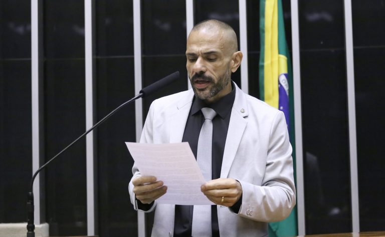 Projeto cria auxílio para familiares de policial morto em razão do trabalho