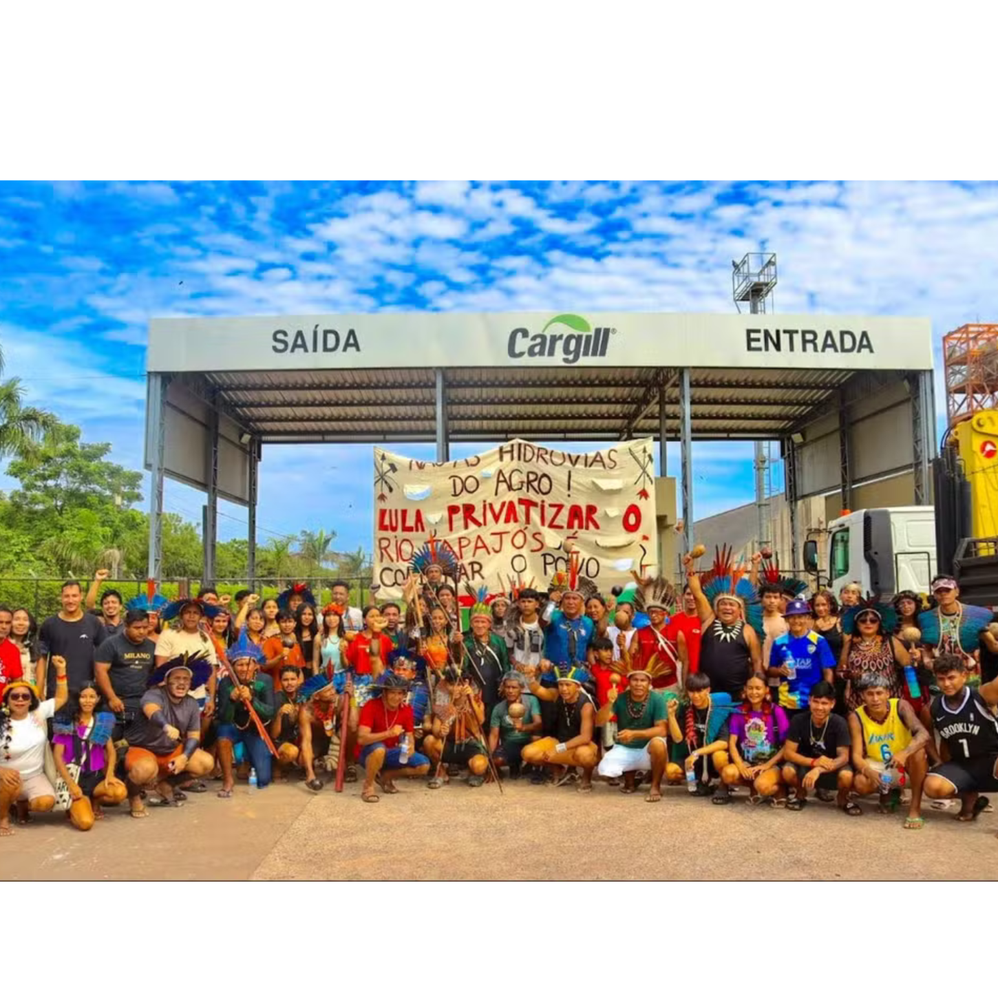 Indígenas ampliam protestos e bloqueiam acesso ao Aeroporto de Santarém