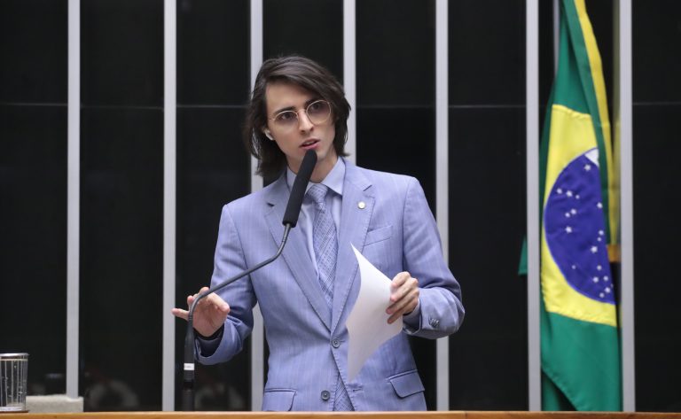 Comissão aprova acesso a tecnologia assistiva pelo SUS para pessoas com deficiência