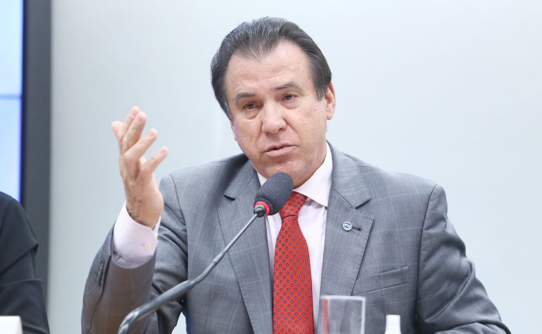 Comissão debate com ministro Luiz Marinho fim da escala 6x1 e redução da jornada de trabalho