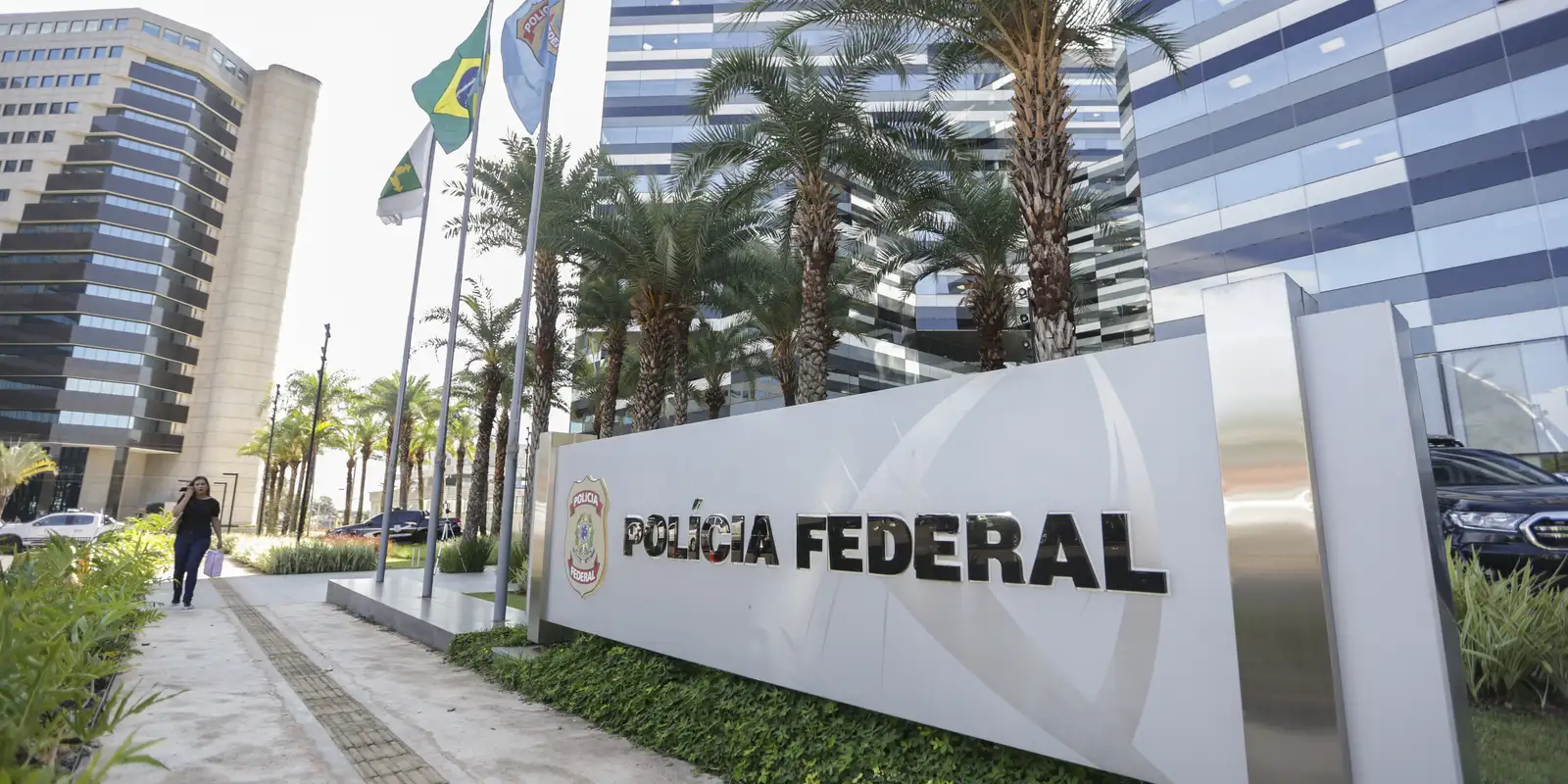 PF envia a Gilmar e Zanin íntegra de material do celular de Vorcaro